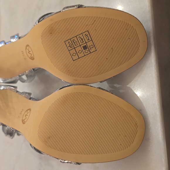 NWOT MICHAEL Michael Kors Kimberly Snake Embossed Leather Sandal in Size 7.5 - Picture 9 of 10